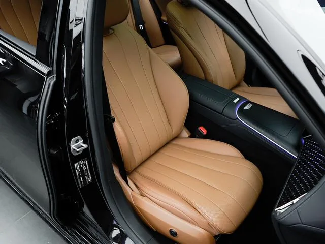 Mercedes-Benz E-Class (Imported) 2025 Mise à jour E 260 Version sportive intérieur photo 15 Mercedes-Benz E-Class (Imported) 2025 Mise à jour E 260 Version sportive intérieur photo 15