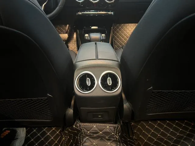 Mercedes-Benz A-Class 2022 Reforma A 180 L Coche deportivo interior foto 14 Mercedes-Benz A-Class 2022 Reforma A 180 L Coche deportivo interior foto 14