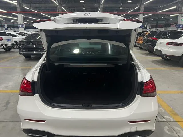 Mercedes-Benz A-Class 2022 Reforma A 180 L Coche deportivo interior foto 16 Mercedes-Benz A-Class 2022 Reforma A 180 L Coche deportivo interior foto 16