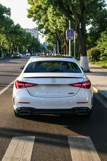 Mercedes-Benz C-Class 2023 C 260 L Versión deportiva exterior foto 2 Mercedes-Benz C-Class 2023 C 260 L Versión deportiva exterior foto 2