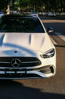 Mercedes-Benz C-Class 2023 C 260 L Versión deportiva exterior foto 3 Mercedes-Benz C-Class 2023 C 260 L Versión deportiva exterior foto 3