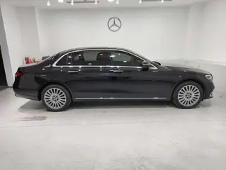 Mercedes-Benz E-Class 2023 Restyling E 300 L Luxury type Passenger car interior photo 20 Mercedes-Benz E-Class 2023 Restyling E 300 L Luxury type Passenger car interior photo 20