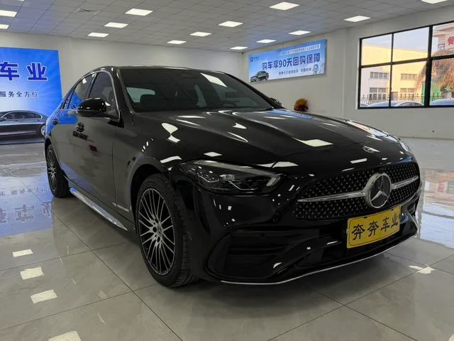 Mercedes-Benz C-Class 2024 Tres cambios C 260 L Versión deportiva exterior foto 6 Mercedes-Benz C-Class 2024 Tres cambios C 260 L Versión deportiva exterior foto 6