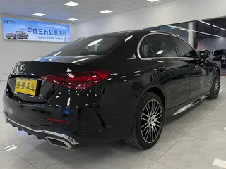 Mercedes-Benz C-Class 2024 Tres cambios C 260 L Versión deportiva exterior foto 7 Mercedes-Benz C-Class 2024 Tres cambios C 260 L Versión deportiva exterior foto 7