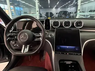 Mercedes-Benz C-Class 2024 Tres cambios C 260 L Versión deportiva interior foto 10 Mercedes-Benz C-Class 2024 Tres cambios C 260 L Versión deportiva interior foto 10