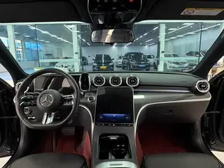 Mercedes-Benz C-Class 2024 Tres cambios C 260 L Versión deportiva interior foto 11 Mercedes-Benz C-Class 2024 Tres cambios C 260 L Versión deportiva interior foto 11