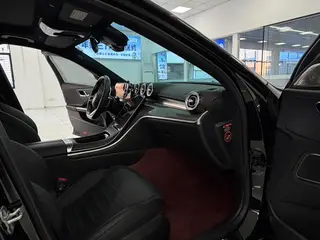 Mercedes-Benz C-Class 2024 Tres cambios C 260 L Versión deportiva interior foto 16 Mercedes-Benz C-Class 2024 Tres cambios C 260 L Versión deportiva interior foto 16