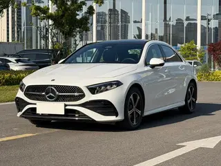 Mercedes-Benz A-Class 2024 A 200 L Edición de moda exterior foto 1 Mercedes-Benz A-Class 2024 A 200 L Edición de moda exterior foto 1