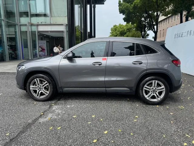 Mercedes-Benz GLA 2022 GLA 200 extérieur photo 4 Mercedes-Benz GLA 2022 GLA 200 extérieur photo 4