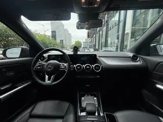 Mercedes-Benz GLA 2022 GLA 200 intérieur photo 11 Mercedes-Benz GLA 2022 GLA 200 intérieur photo 11