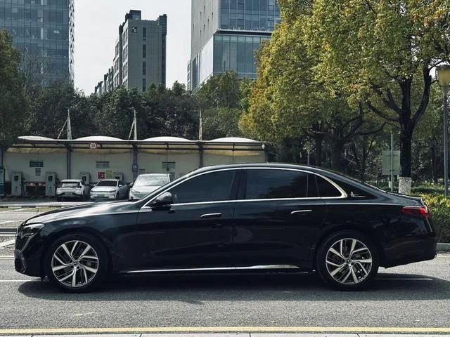 Mercedes-Benz E-Class 2025 E 300 L Fashionable Passenger car exterior photo 8 Mercedes-Benz E-Class 2025 E 300 L Fashionable Passenger car exterior photo 8