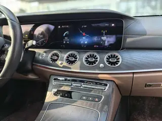 Mercedes-Benz E-Class 2021 E 300 L Luxury type sports car interior photo 10 Mercedes-Benz E-Class 2021 E 300 L Luxury type sports car interior photo 10