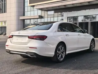 Mercedes-Benz E-Class 2021 E 300 L Luxury type sports car interior photo 12 Mercedes-Benz E-Class 2021 E 300 L Luxury type sports car interior photo 12