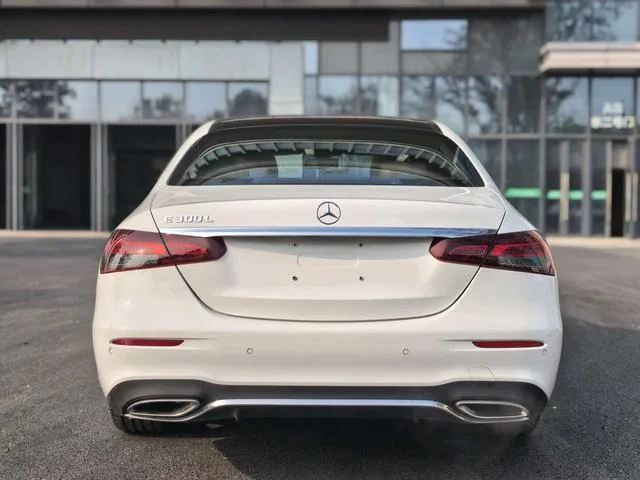 Mercedes-Benz E-Class 2021 E 300 L Luxury type sports car interior photo 14 Mercedes-Benz E-Class 2021 E 300 L Luxury type sports car interior photo 14