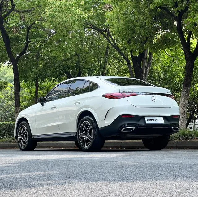 Mercedes-Benz GLC Coupe 2024 GLC 260 4MATIC Coupé SUV exterior foto 6 Mercedes-Benz GLC Coupe 2024 GLC 260 4MATIC Coupé SUV exterior foto 6