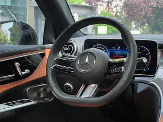 Mercedes-Benz GLC Coupe 2024 GLC 260 4MATIC Coupé SUV interior foto 16 Mercedes-Benz GLC Coupe 2024 GLC 260 4MATIC Coupé SUV interior foto 16