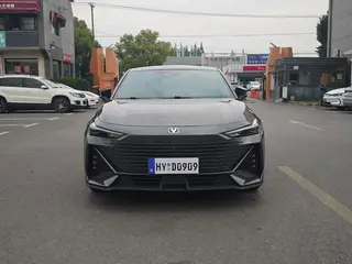 Changan UNI-V 2022 1.5T Wisdom Pilot Type exterior photo 2 Changan UNI-V 2022 1.5T Wisdom Pilot Type exterior photo 2