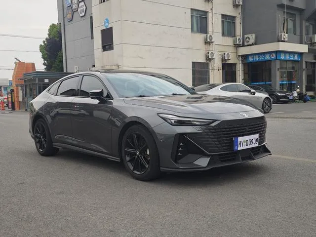 Changan UNI-V 2022 1.5T Wisdom Pilot Type exterior photo 3 Changan UNI-V 2022 1.5T Wisdom Pilot Type exterior photo 3