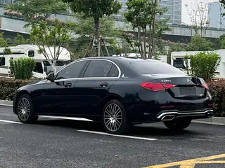Mercedes-Benz C-Class 2024 C 260 L Versión deportiva exterior foto 4 Mercedes-Benz C-Class 2024 C 260 L Versión deportiva exterior foto 4