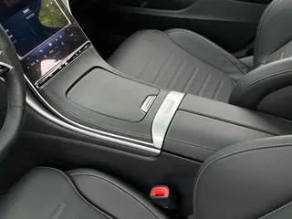 Mercedes-Benz C-Class 2024 C 260 L Versión deportiva interior foto 14 Mercedes-Benz C-Class 2024 C 260 L Versión deportiva interior foto 14