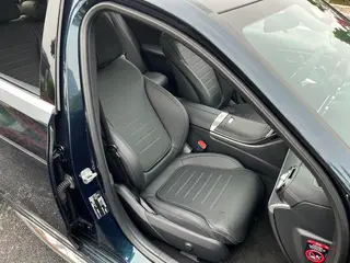 Mercedes-Benz C-Class 2024 C 260 L Versión deportiva interior foto 17 Mercedes-Benz C-Class 2024 C 260 L Versión deportiva interior foto 17