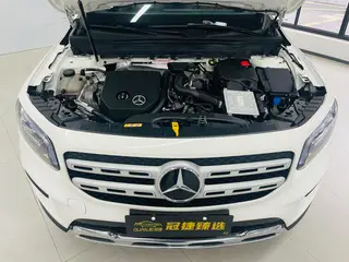 Mercedes-Benz GLB 2023 GLB 200 Estilo de moda exterior foto 2 Mercedes-Benz GLB 2023 GLB 200 Estilo de moda exterior foto 2