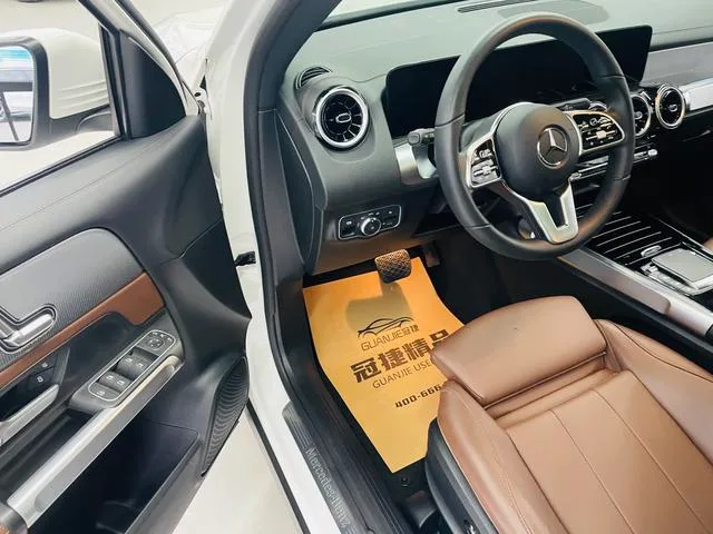 Mercedes-Benz GLB 2023 GLB 200 Estilo de moda exterior foto 5 Mercedes-Benz GLB 2023 GLB 200 Estilo de moda exterior foto 5