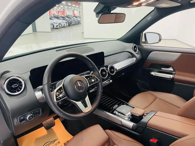 Mercedes-Benz GLB 2023 GLB 200 Estilo de moda exterior foto 6 Mercedes-Benz GLB 2023 GLB 200 Estilo de moda exterior foto 6