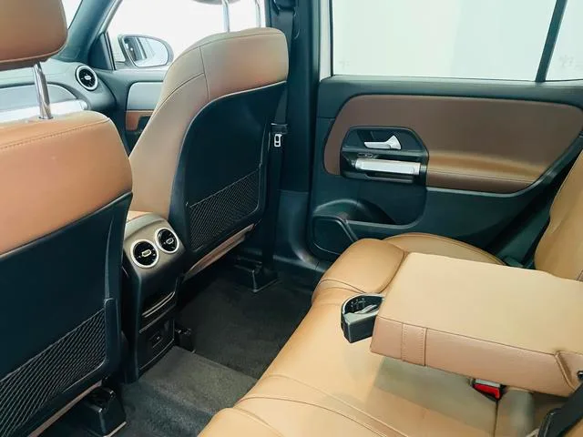 Mercedes-Benz GLB 2023 GLB 200 Estilo de moda interior foto 11 Mercedes-Benz GLB 2023 GLB 200 Estilo de moda interior foto 11