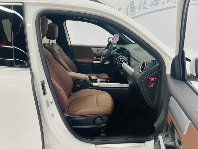 Mercedes-Benz GLB 2023 GLB 200 Estilo de moda interior foto 13 Mercedes-Benz GLB 2023 GLB 200 Estilo de moda interior foto 13