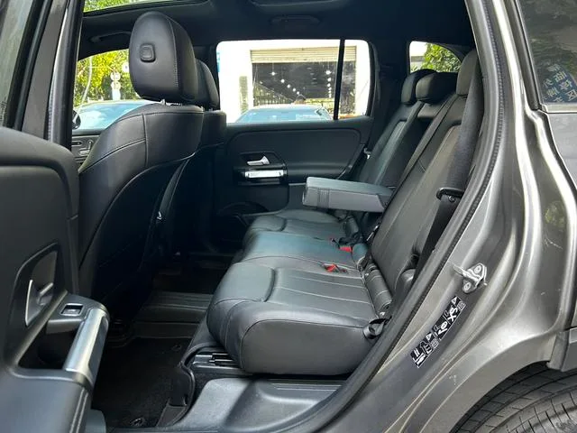 Mercedes-Benz GLB 2023 GLB 220 Fashionable exterior photo 6 Mercedes-Benz GLB 2023 GLB 220 Fashionable exterior photo 6