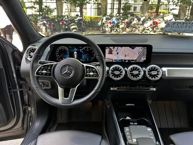 Mercedes-Benz GLB 2023 GLB 220 Fashionable exterior photo 7 Mercedes-Benz GLB 2023 GLB 220 Fashionable exterior photo 7