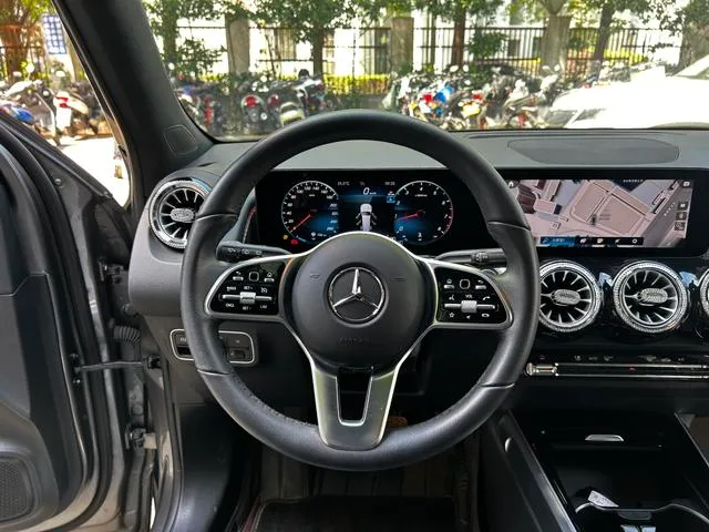 Mercedes-Benz GLB 2023 GLB 220 Fashionable exterior photo 8 Mercedes-Benz GLB 2023 GLB 220 Fashionable exterior photo 8