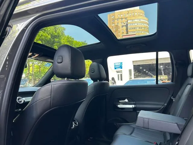 Mercedes-Benz GLB 2023 GLB 220 Fashionable exterior photo 9 Mercedes-Benz GLB 2023 GLB 220 Fashionable exterior photo 9