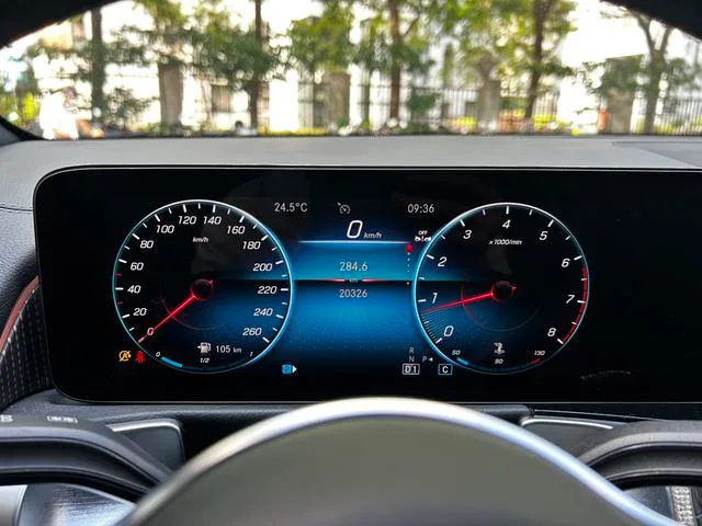 Mercedes-Benz GLB 2023 GLB 220 Fashionable interior photo 12 Mercedes-Benz GLB 2023 GLB 220 Fashionable interior photo 12