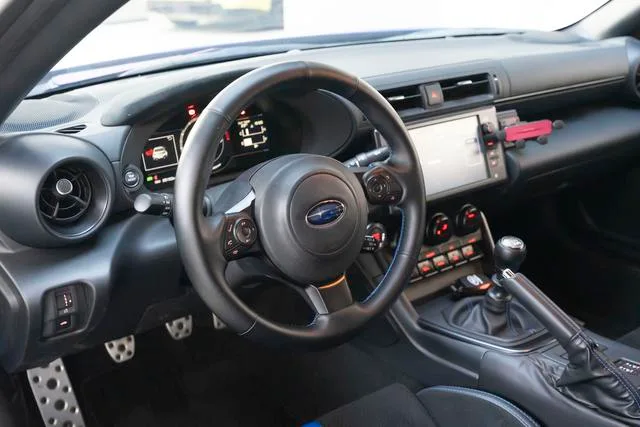 Subaru BRZ 2023 2.4L Manuel 10 Édition anniversaire extérieur photo 8 Subaru BRZ 2023 2.4L Manuel 10 Édition anniversaire extérieur photo 8