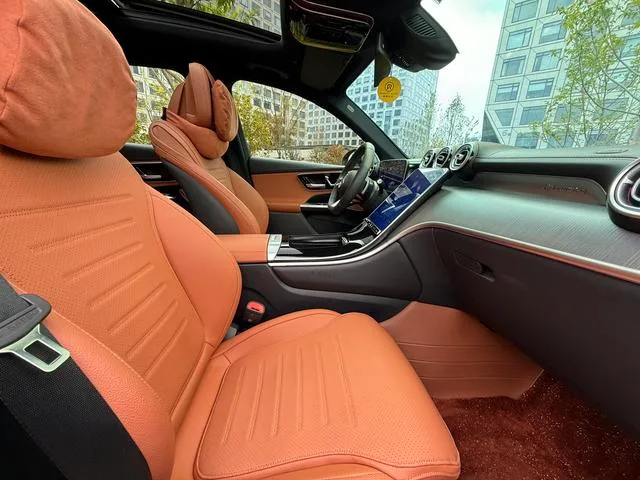 Mercedes-Benz GLC 2023 Restyling GLC 260 L 4MATIC Dynamic 7 seat interior photo 6 Mercedes-Benz GLC 2023 Restyling GLC 260 L 4MATIC Dynamic 7 seat interior photo 6