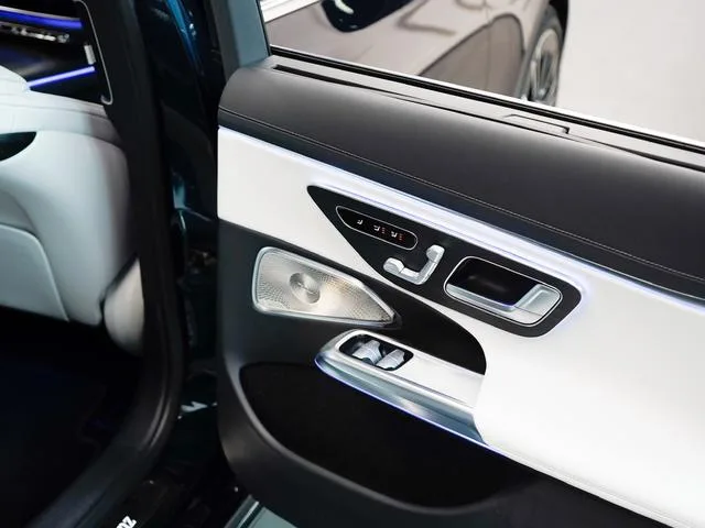 Mercedes-Benz E-Class 2024 E 300 L Premium Trim Passenger car interior photo 19 Mercedes-Benz E-Class 2024 E 300 L Premium Trim Passenger car interior photo 19