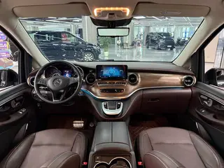 Mercedes-Benz V-Class 2021 V 260 L Empattement long version de luxe intérieur photo 14 Mercedes-Benz V-Class 2021 V 260 L Empattement long version de luxe intérieur photo 14