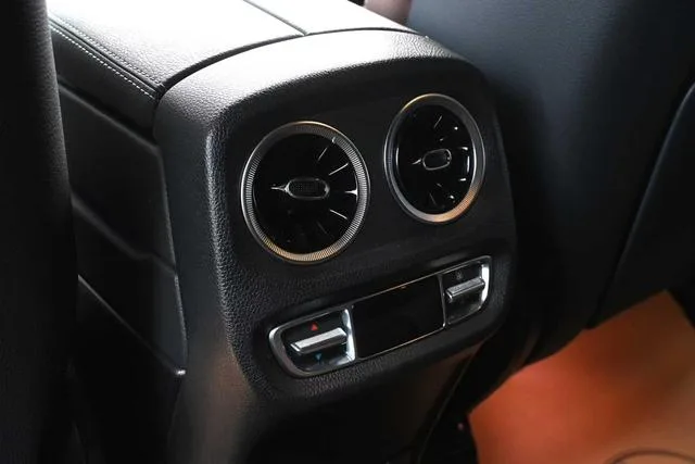Mercedes-Benz G-Class 2024 G 350 interior foto 15 Mercedes-Benz G-Class 2024 G 350 interior foto 15