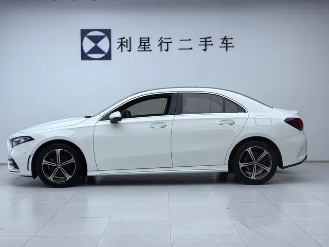 Mercedes-Benz A-Class 2023 A 200 L Sport Sedan Fashion Edition exterior photo 2 Mercedes-Benz A-Class 2023 A 200 L Sport Sedan Fashion Edition exterior photo 2
