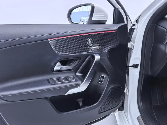 Mercedes-Benz A-Class 2023 A 200 L Sport Sedan Fashion Edition interior photo 17 Mercedes-Benz A-Class 2023 A 200 L Sport Sedan Fashion Edition interior photo 17