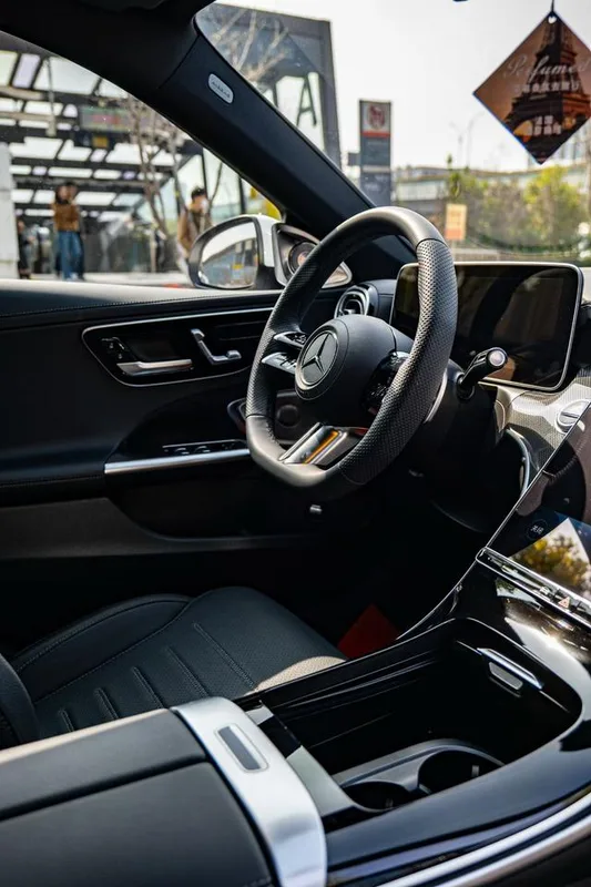 Mercedes-Benz C-Class 2024 C 260 L Sports version interior photo 6 Mercedes-Benz C-Class 2024 C 260 L Sports version interior photo 6