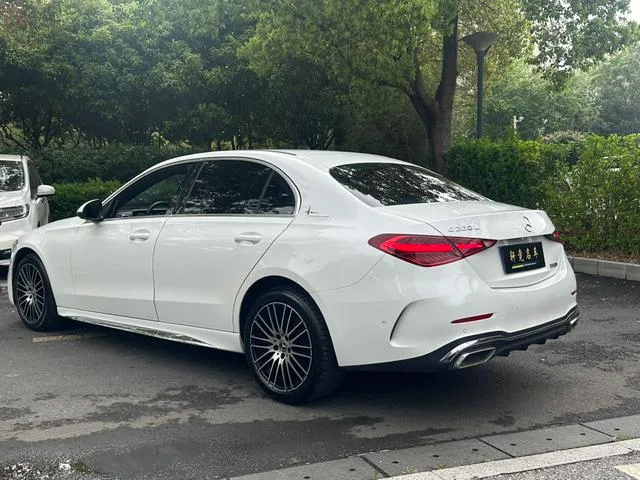 Mercedes-Benz C-Class 2023 Reforma C 200 L Versión deportiva exterior foto 4 Mercedes-Benz C-Class 2023 Reforma C 200 L Versión deportiva exterior foto 4