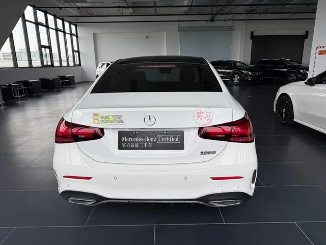 Mercedes-Benz A-Class 2024 A 200 L Edición de moda interior foto 12 Mercedes-Benz A-Class 2024 A 200 L Edición de moda interior foto 12