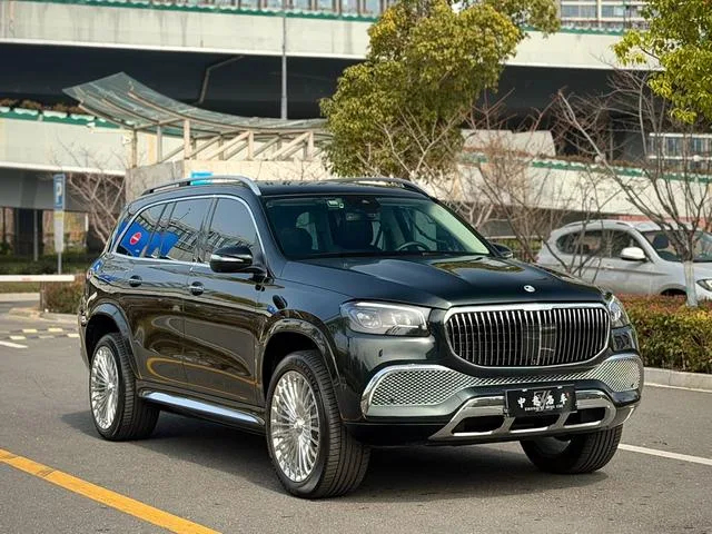 Mercedes-Benz GLS 2023 GLS 450 4MATIC Estilo de moda exterior foto 3 Mercedes-Benz GLS 2023 GLS 450 4MATIC Estilo de moda exterior foto 3