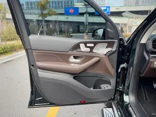 Mercedes-Benz GLS 2023 GLS 450 4MATIC Estilo de moda exterior foto 10 Mercedes-Benz GLS 2023 GLS 450 4MATIC Estilo de moda exterior foto 10