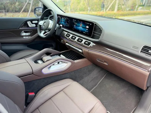 Mercedes-Benz GLS 2023 GLS 450 4MATIC Estilo de moda interior foto 16 Mercedes-Benz GLS 2023 GLS 450 4MATIC Estilo de moda interior foto 16