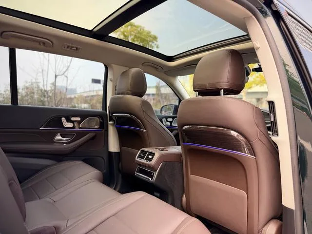 Mercedes-Benz GLS 2023 GLS 450 4MATIC Estilo de moda interior foto 19 Mercedes-Benz GLS 2023 GLS 450 4MATIC Estilo de moda interior foto 19