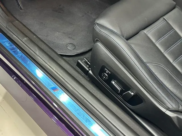 BMW 2 Series 2024 M240i Coupe interior photo 15 BMW 2 Series 2024 M240i Coupe interior photo 15